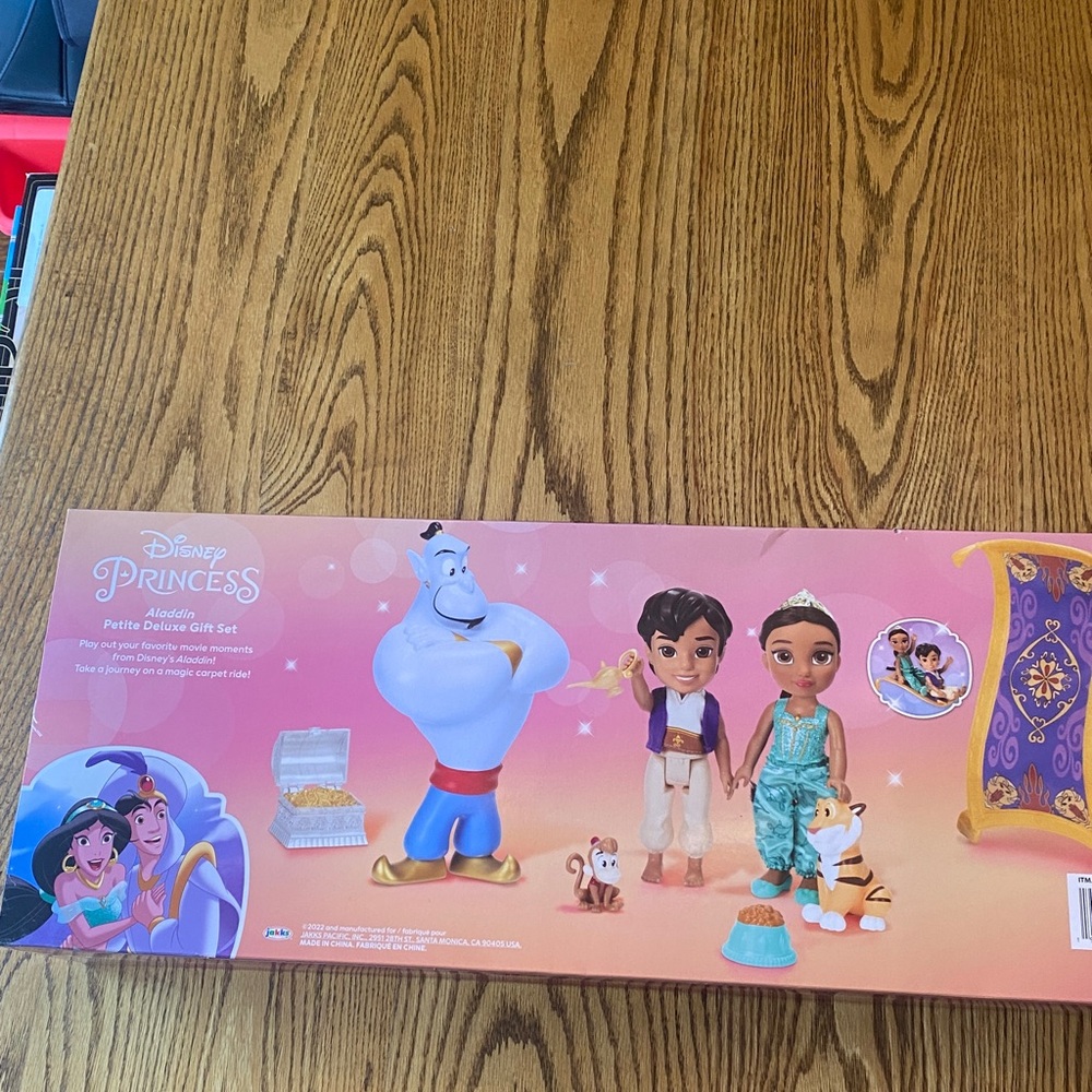 Disney Princess Aladdin Petite Set - Picture 2 of 3